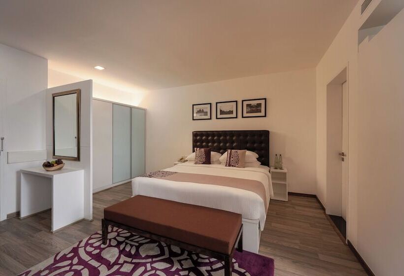 스탠다드 스튜디오 더블 침대, Grand Mercure Bangalore An Accor Brand