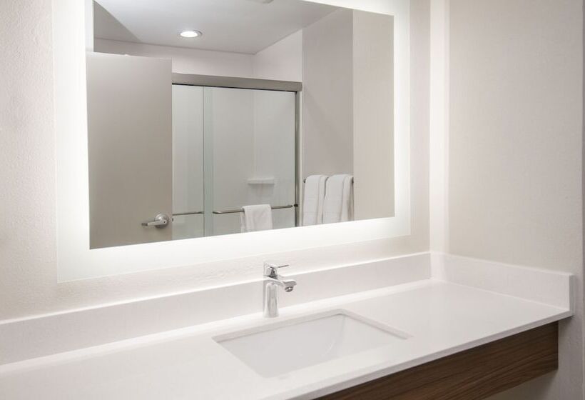 جناح, Holiday Inn Express Hotel & Suites Plano West   Frisco, An Ihg