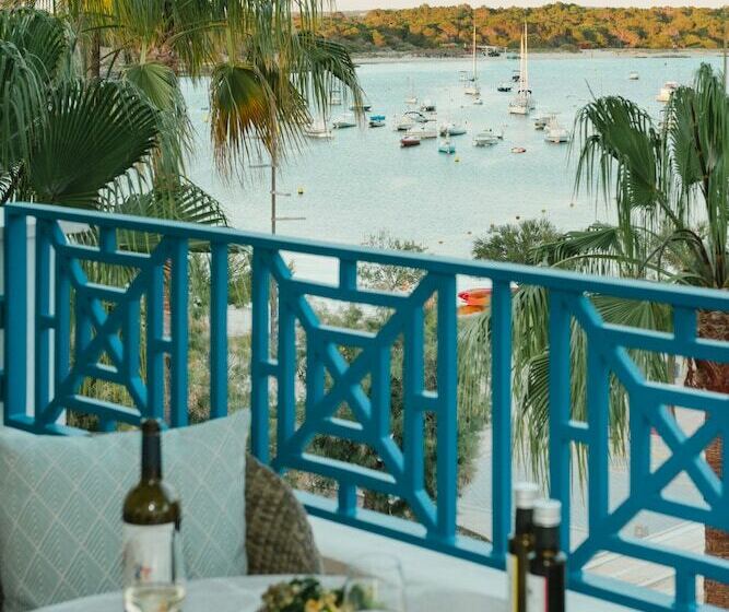 اتاق سوپریور با چشم‌انداز دریا, Honucai