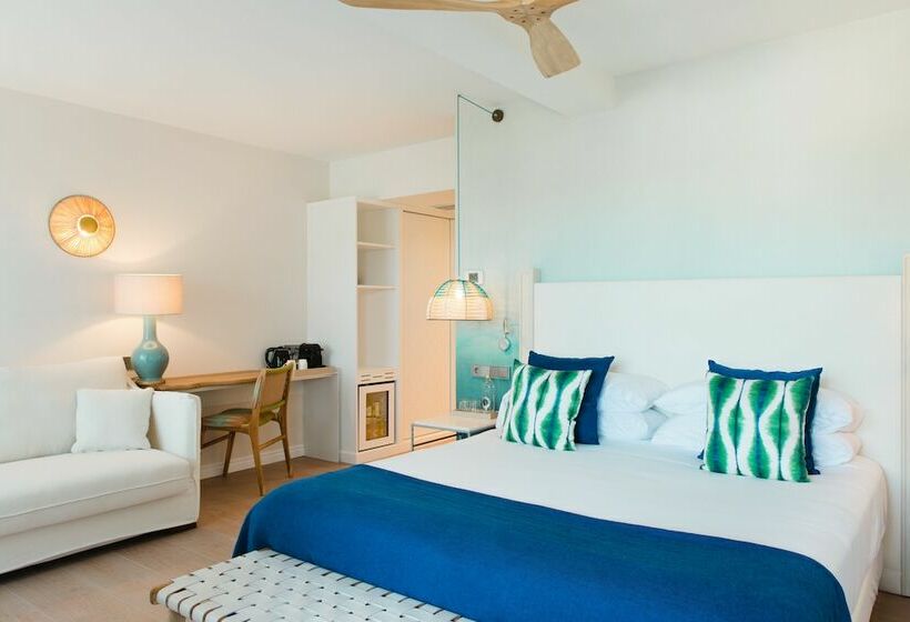 اتاق سوپریور با چشم‌انداز دریا, Honucai