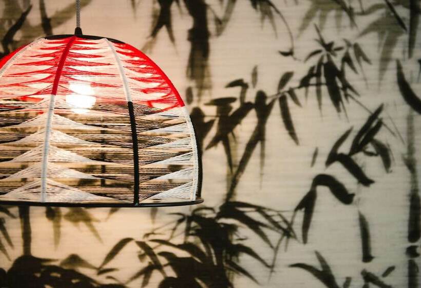 اتاق سوپریور با چشم‌انداز جانبی دریا, Honucai