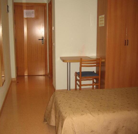 Номер Стандарт, Hostal Madruga
