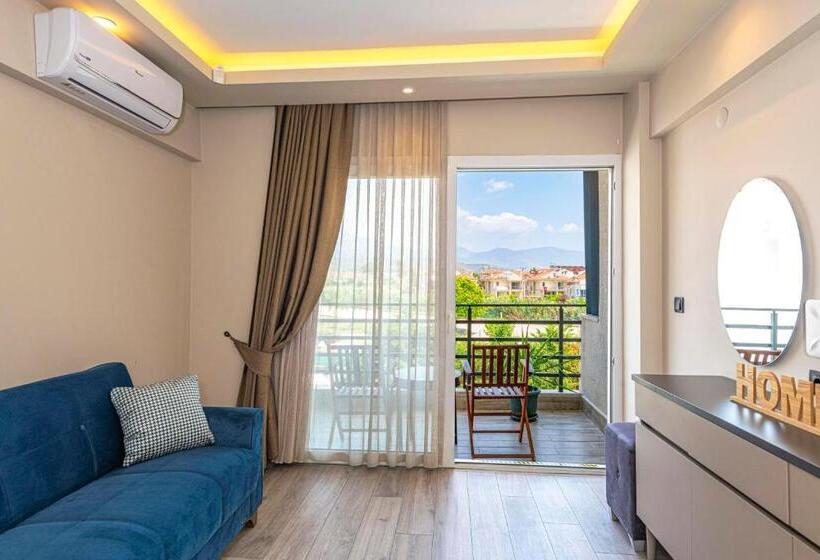 جناح مطلّ علي حمام السباحة, Idee Sui̇tes Fethiye