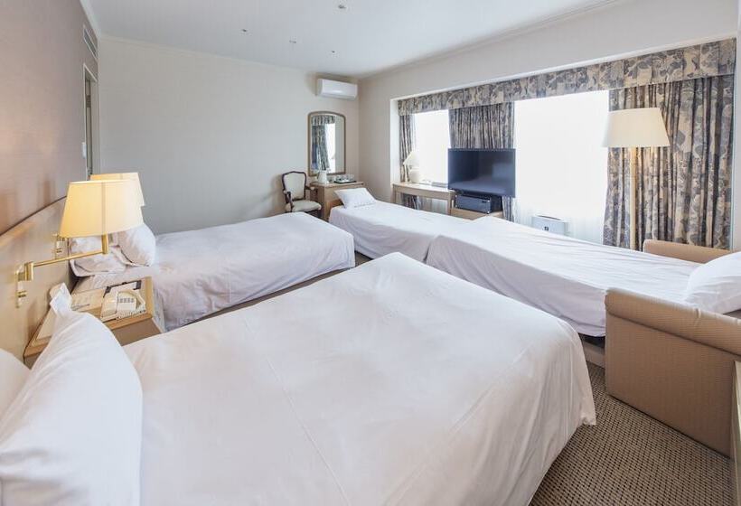 四人标准间, Kobe Seishin Oriental