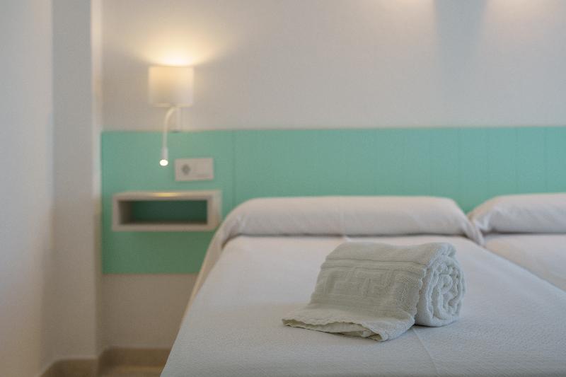 标准三人间, Kobe Seishin Oriental