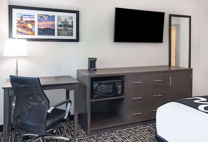 带2个双人床的标准工作室, La Quinta Inn & Suites By Wyndham Norfolk