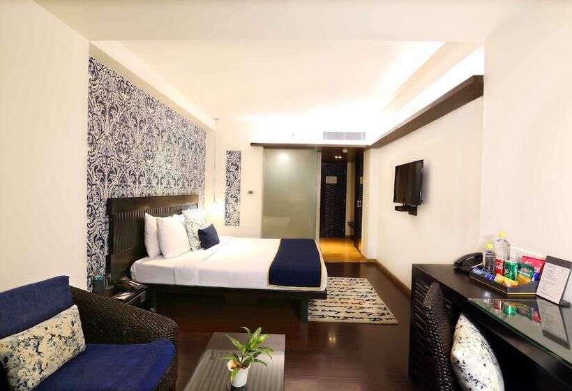 Номер Клуб, Mosaic Hotel, Noida