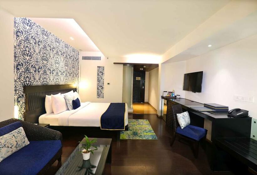 Номер Клуб, Mosaic Hotel, Noida