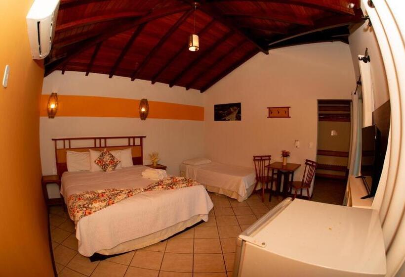 חדר סטנדרט לשלושה עם מרפסת, Pousada Dos Guardioes