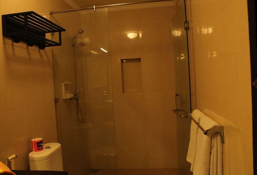Номер Deluxe, Sarinande