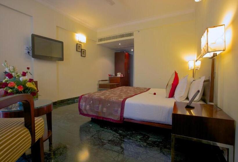 山の見えるスーペリアルーム, The Wall Street Beacon, Jaipur