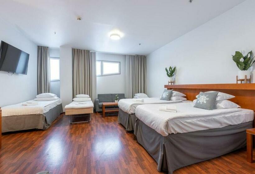 패밀리 룸, Tuulonen