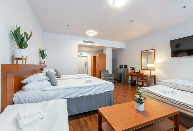 패밀리 룸, Tuulonen