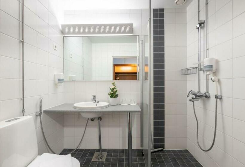 패밀리 룸, Tuulonen