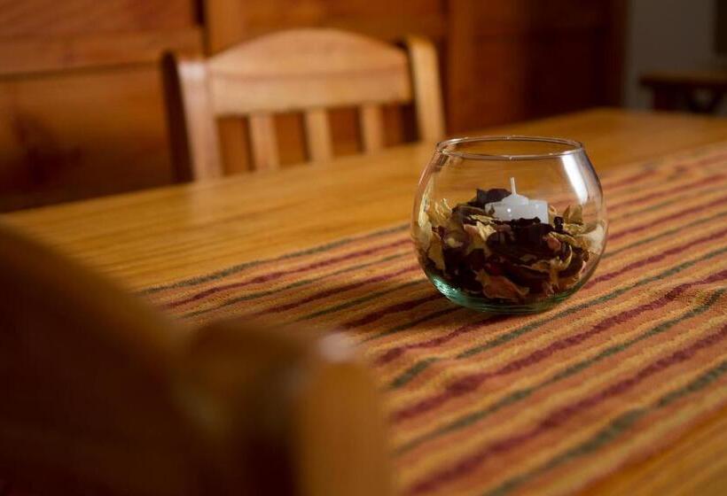 شقة غرفة واحدة, Melewe