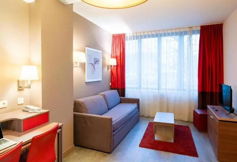 2 Bedroom Apartment with Views, B&b Home Caen Centre Gare