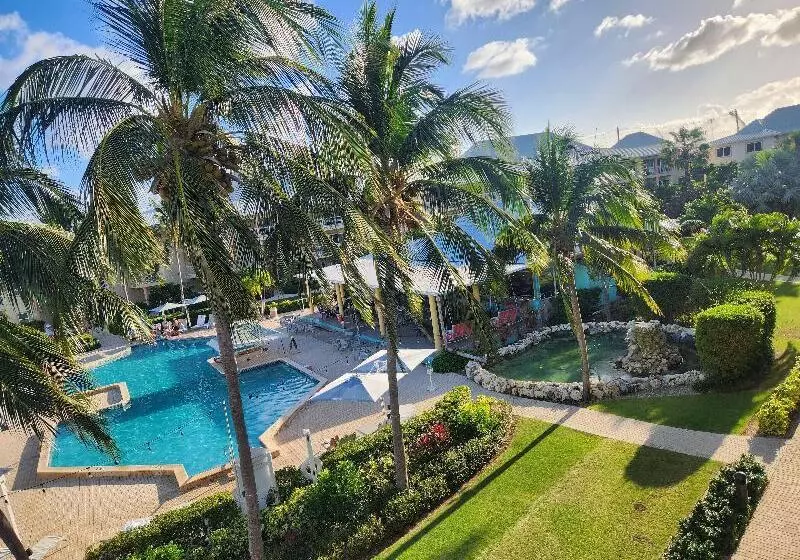 اتاق استاندارد با تخت بزرگ, Holiday Inn Resort Grand Cayman, An Ihg
