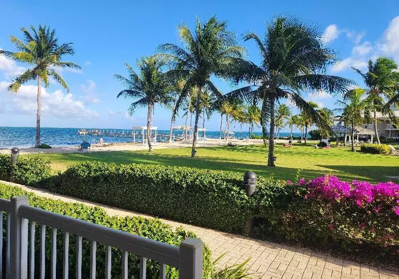 اتاق استاندارد با چشمانداز دریا, Holiday Inn Resort Grand Cayman, An Ihg