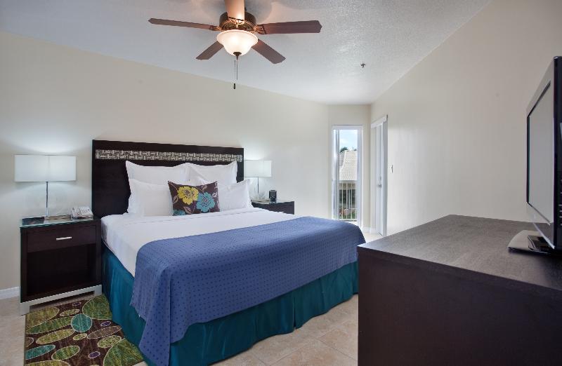 سوئیت با تخت بزرگ, Holiday Inn Resort Grand Cayman, An Ihg