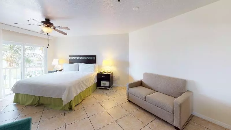 اتاق استاندارد با چشمانداز دریا, Holiday Inn Resort Grand Cayman, An Ihg