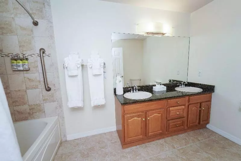 اتاق استاندارد با چشمانداز دریا, Holiday Inn Resort Grand Cayman, An Ihg