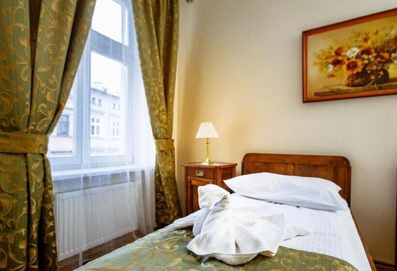 اتاق استاندارد سه نفره, Aparthotel Camea