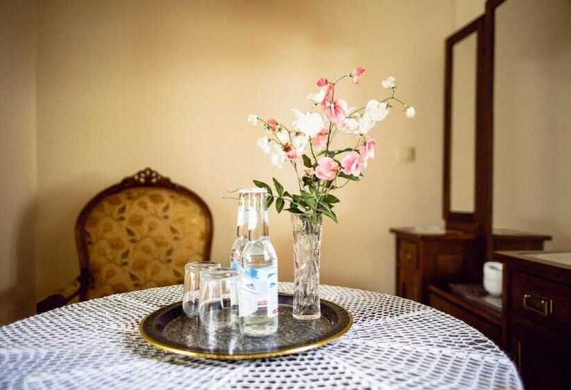 Номер Стандарт Трехместный, Aparthotel Camea