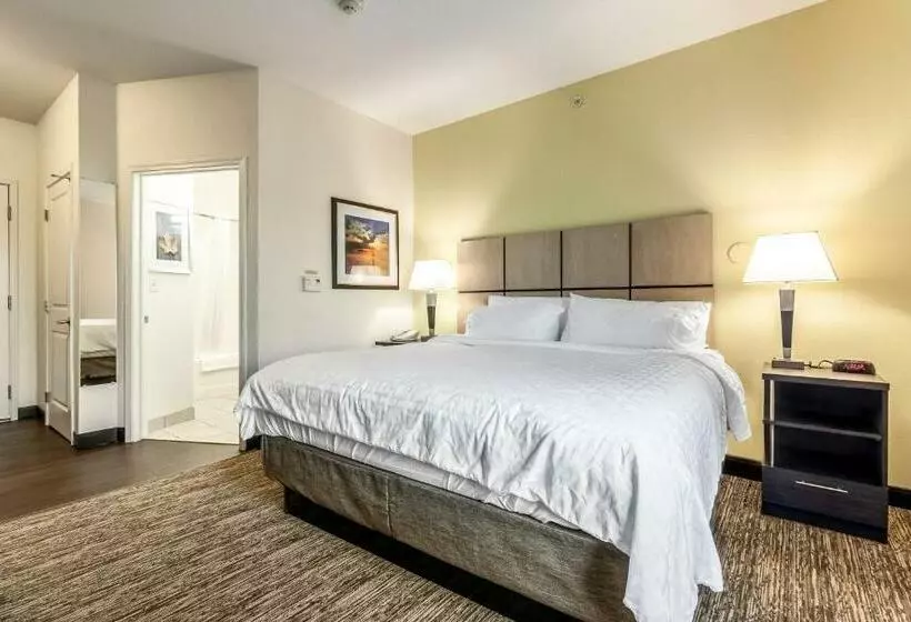 スタンダードスタジオ, Candlewood Suites Lincoln, An Ihg