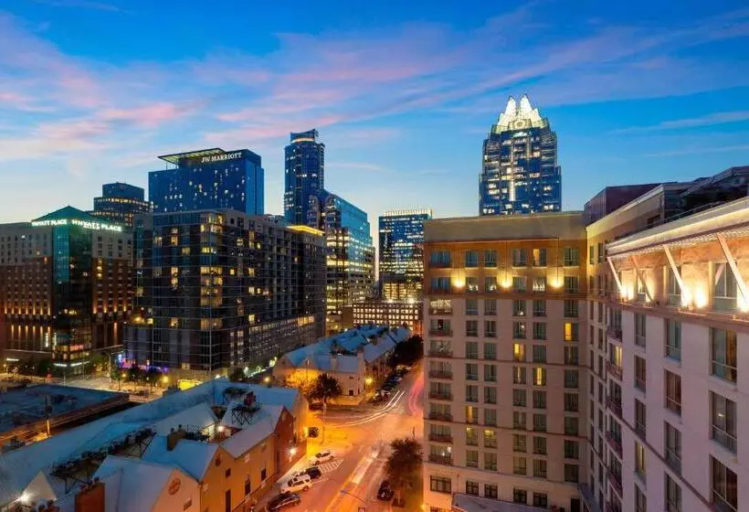 سوئیت با تخت بزرگ, Courtyard Austin Downtown/convention Center