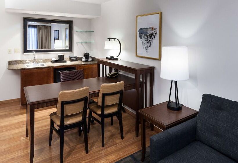 Номер Стандарт Двуспальная Кровать, Embassy Suites Anchorage