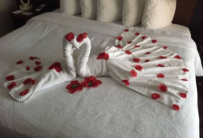 غرفة قياسية سرير مزدوج, Embassy Suites Anchorage