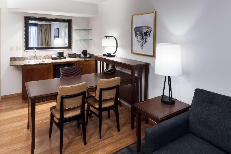 جناح غرفتين نوم, Embassy Suites Anchorage