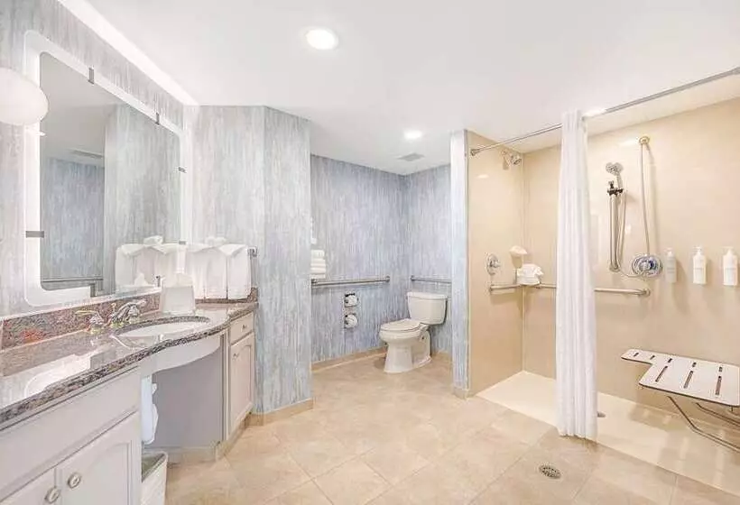 اتاق استاندارد, Embassy Suites Anchorage