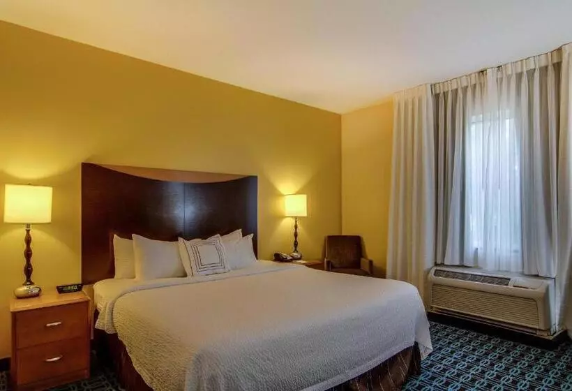 キングサイズベッドのスタンダードルーム, Fairfield Inn & Suites Palm Coast I95