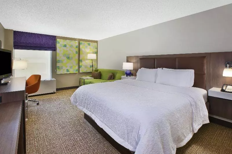 キングサイズベッドのスタンダードルーム, Hampton Inn White River Junction