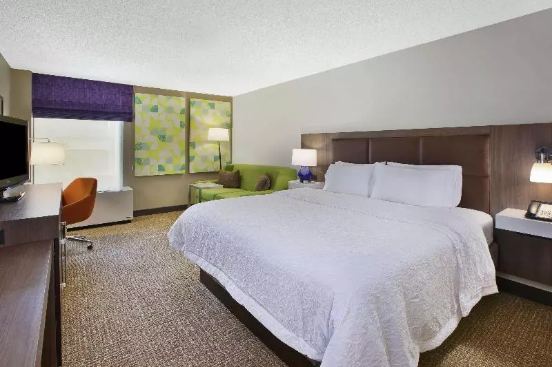 キングサイズベッドのスタンダードルーム, Hampton Inn White River Junction