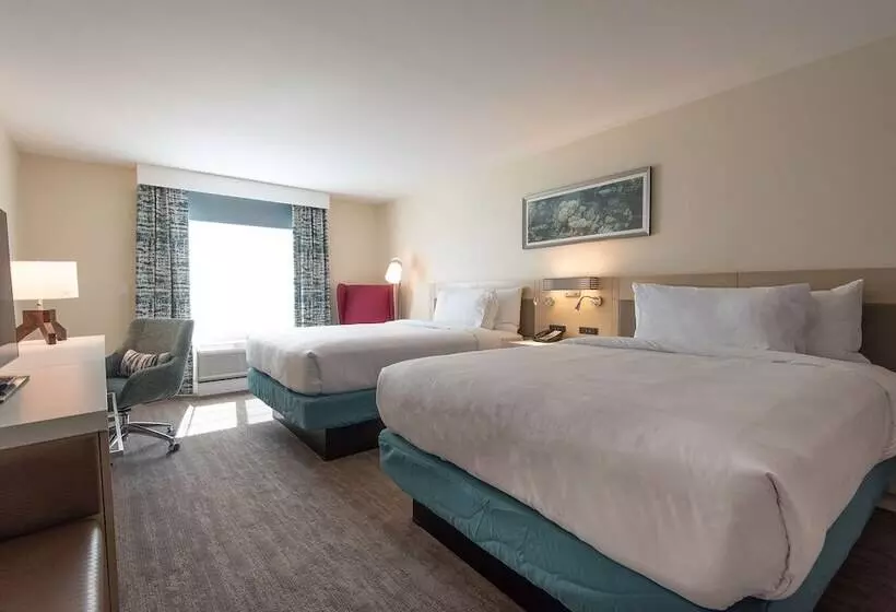 Standard-invahuone, Hilton Garden Inn Calabasas