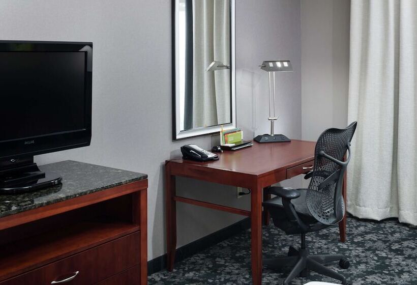 适合残疾人使用的标准间, Hilton Garden Inn Lake Forest Mettawa