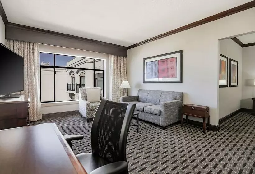 キングサイズベッドのジュニアスイート, Hilton Phoenix Chandler