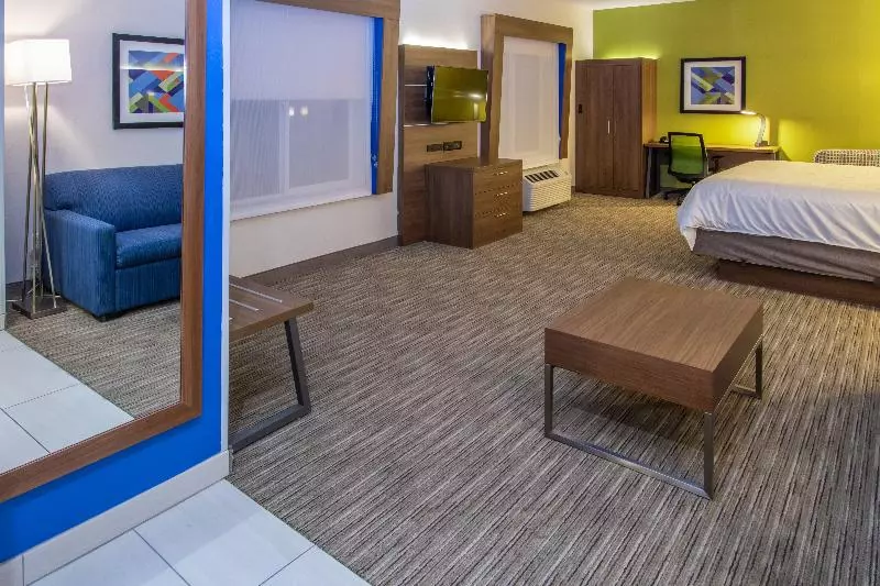 Executive-sviitti King-vuode, Holiday Inn Express Hotel & Suites Roseville Galleria Area, An Ihg