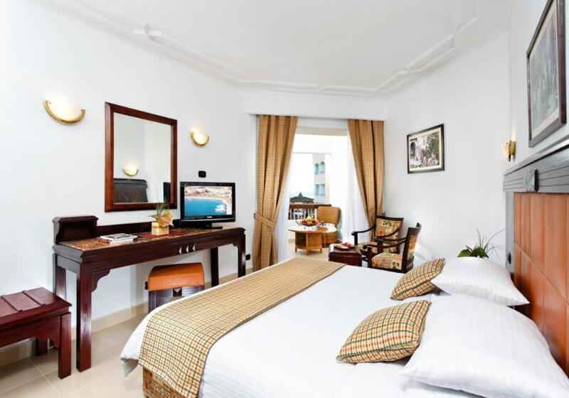 带大床的标准间, Holiday Inn Express Hotel & Suites Roseville   Galleria Area, An Ihg