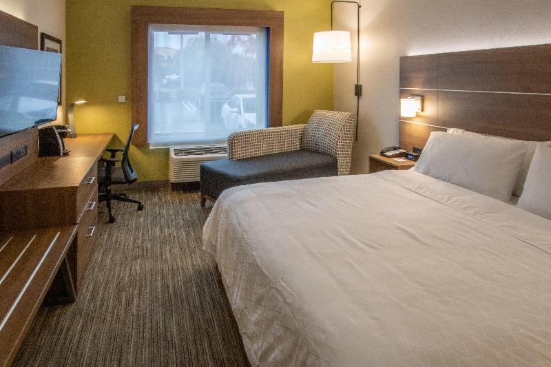 Стандартный Номер Кровать Кинг, Holiday Inn Express Hotel & Suites Roseville   Galleria Area, An Ihg