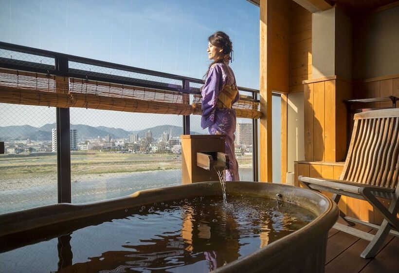 클래식 룸, Juhachiro