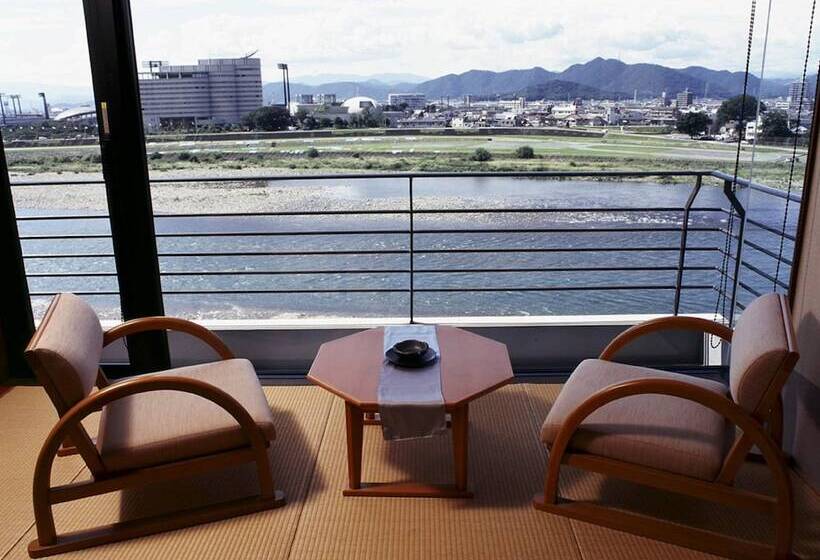 클래식 스위트, Juhachiro