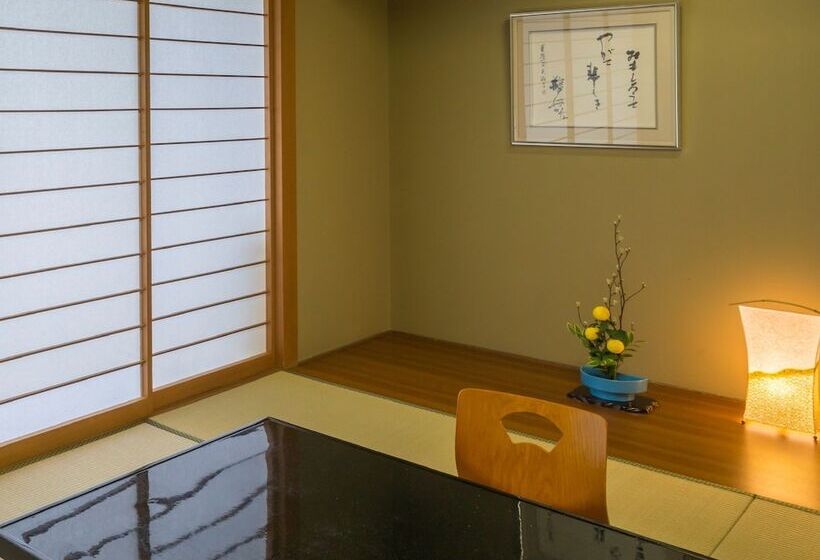 클래식 룸, Juhachiro