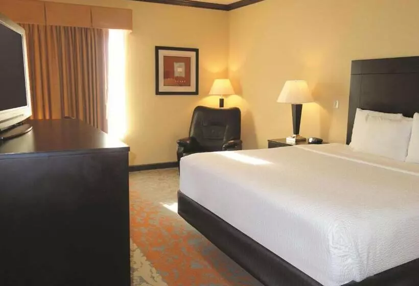 キングサイズベッドのデラックスルーム, La Quinta By Wyndham Eastland