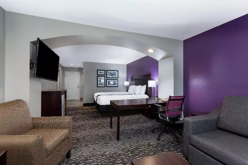 Deluxe Suite King Bed, La Quinta By Wyndham Huntsville Airport Madison