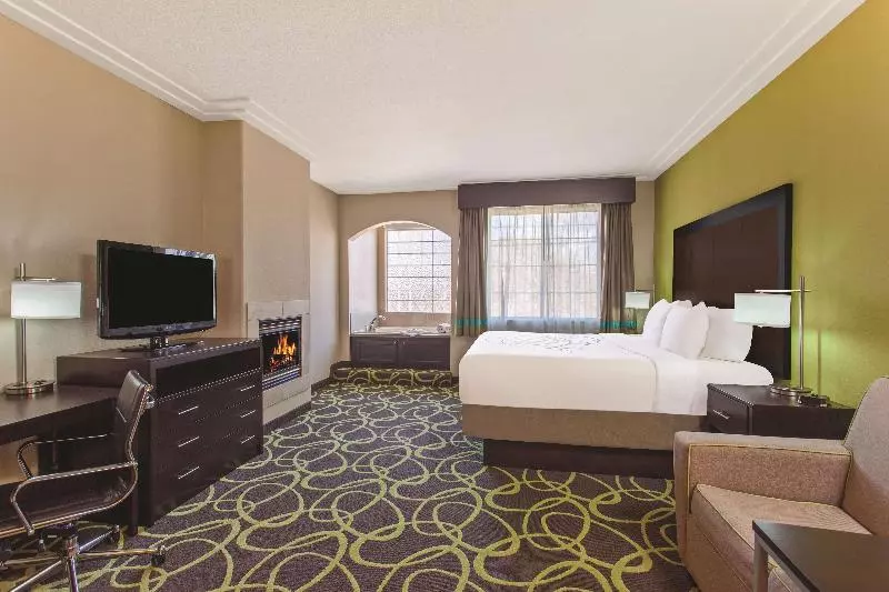 キングサイズベッドのスタンダードルーム, La Quinta By Wyndham Los Banos