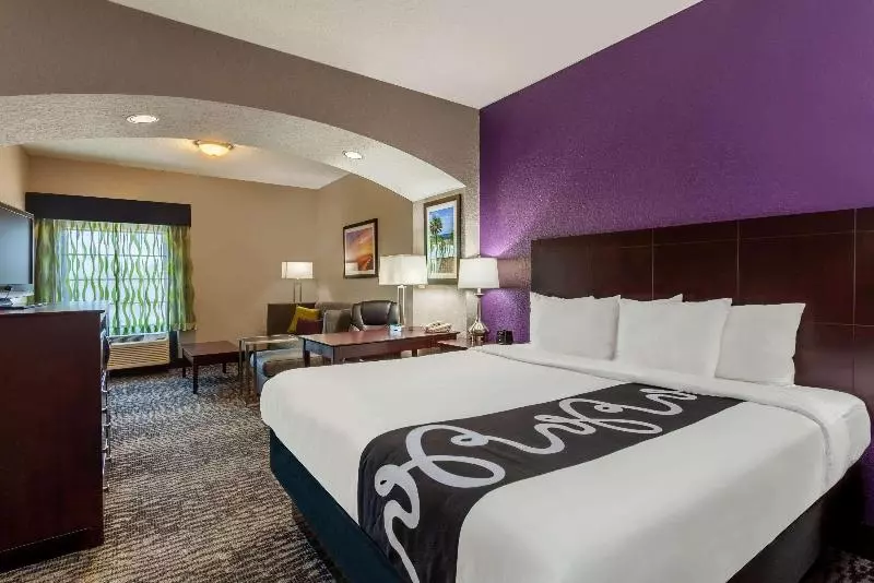 キングサイズベッドのデラックスルーム, La Quinta By Wyndham Port Orange / Daytona