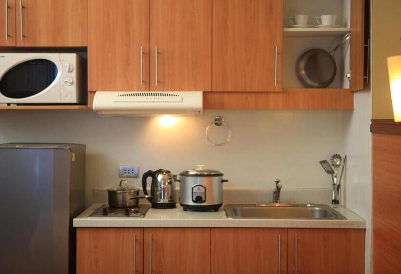 סטודיו סופריור, The Malayan Plaza